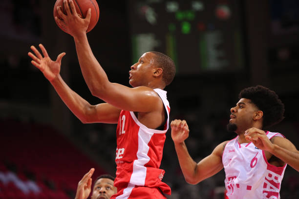 单手空接不 单手空接不