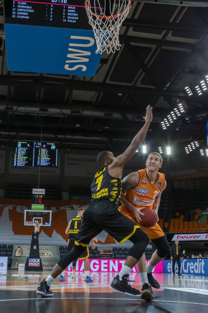 政策纠纷 政策纠纷